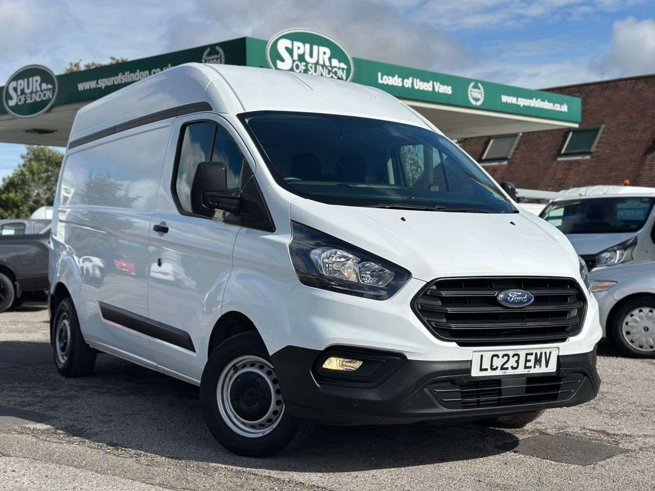 A 2023 FORD TRANSIT CUSTOM 2.0 300 EcoBlue Leader Panel Van 5dr Diesel Manual L2 H2 Euro 6 (s/s) (130 A 2023 FORD TRANSIT CUSTOM 2.0 300 EcoBlue Leader Panel Van 5dr Diesel Manual L2 H2 Euro 6 (s/s) (130