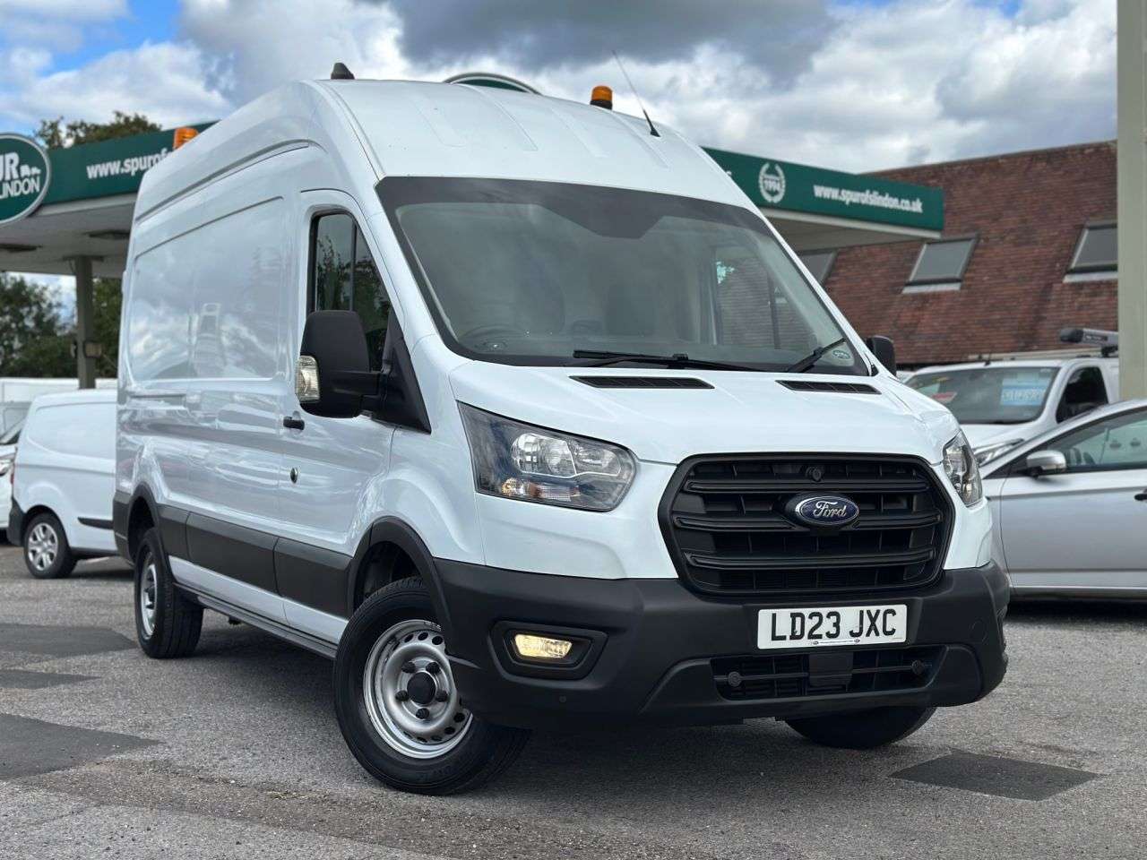 A 2023 FORD TRANSIT 2.0 350 EcoBlue Leader Panel Van 5dr Diesel Manual RWD L3 H3 Euro 6 (s/s) ( A 2023 FORD TRANSIT 2.0 350 EcoBlue Leader Panel Van 5dr Diesel Manual RWD L3 H3 Euro 6 (s/s) (