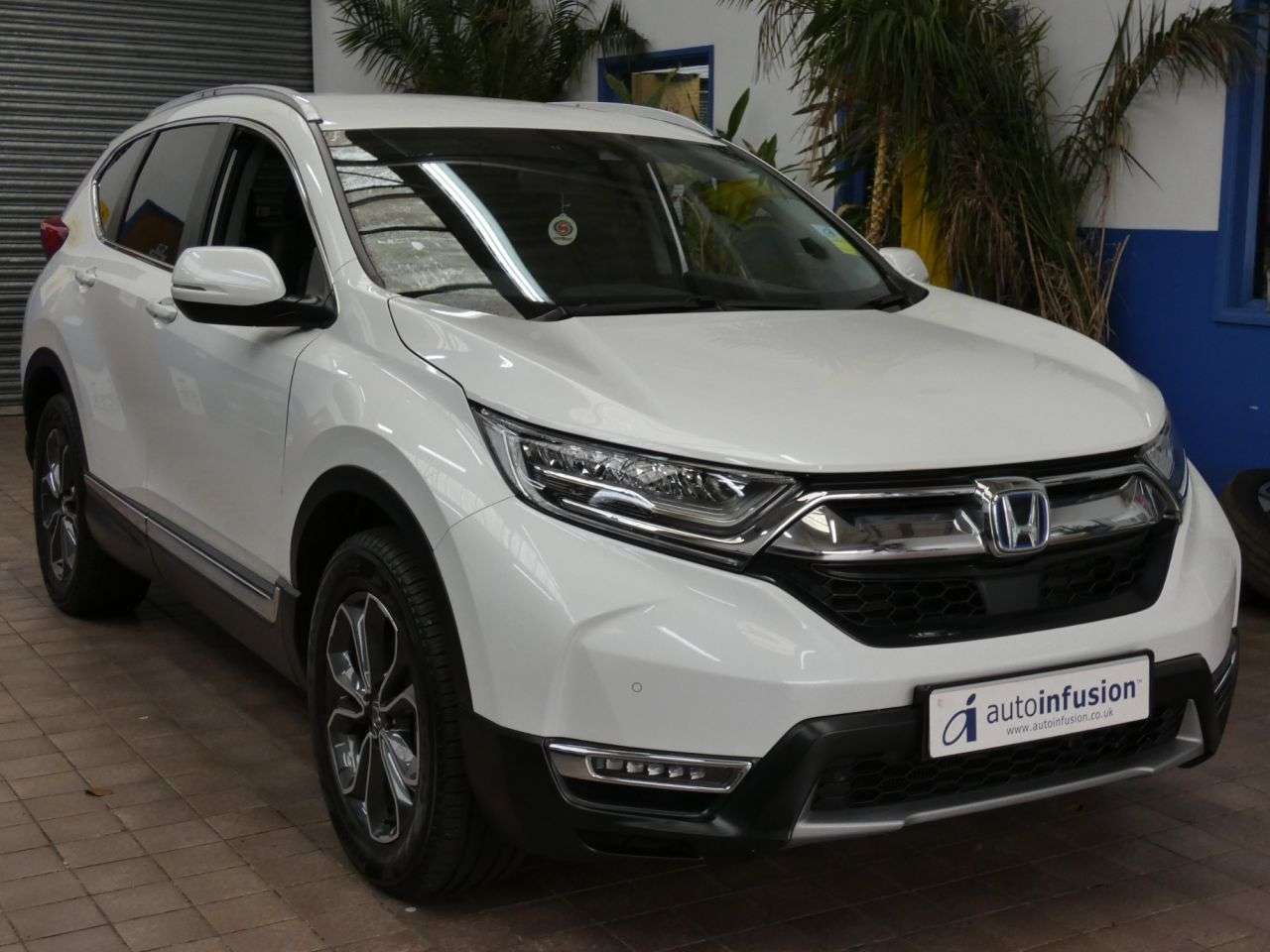 A 2022 HONDA CR-V 2.0 h i-MMD SR SUV 5dr Petrol Hybrid eCVT 4WD Euro 6 (s/s) (184 ps) 1 OWNER A 2022 HONDA CR-V 2.0 h i-MMD SR SUV 5dr Petrol Hybrid eCVT 4WD Euro 6 (s/s) (184 ps) 1 OWNER