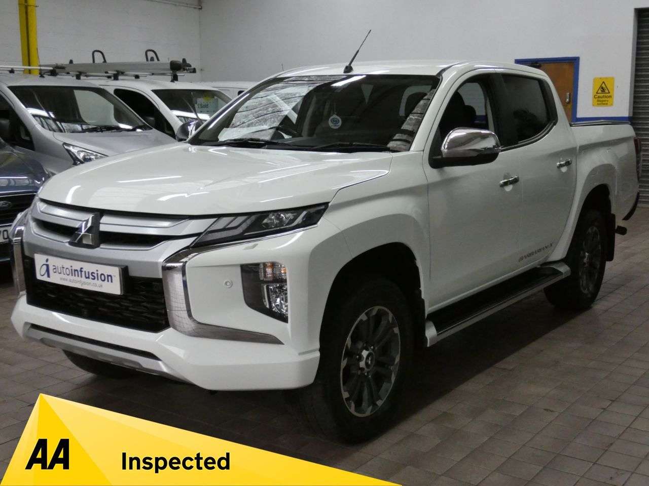 A 2019 MITSUBISHI L200 2.2 DI-D DC Barbarian X Pickup Double Cab 4dr Diesel Auto 4WD Euro 6 (s/s) A 2019 MITSUBISHI L200 2.2 DI-D DC Barbarian X Pickup Double Cab 4dr Diesel Auto 4WD Euro 6 (s/s)