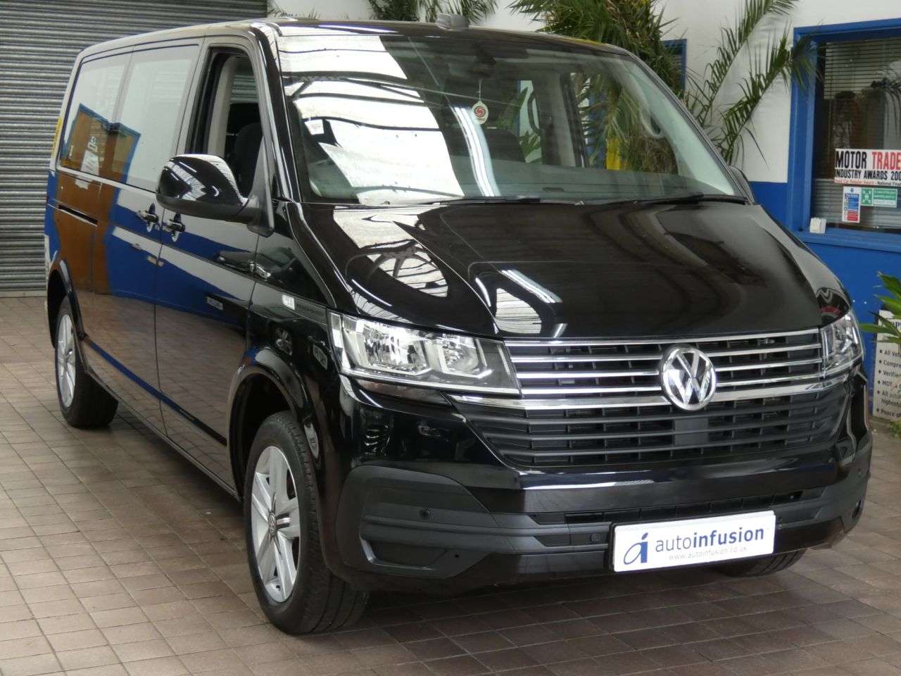 2020 VOLKSWAGEN TRANSPORTER SHUTTLE 2020 VOLKSWAGEN TRANSPORTER SHUTTLE