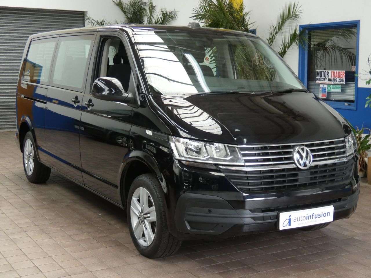 2020 VOLKSWAGEN TRANSPORTER SHUTTLE 2020 VOLKSWAGEN TRANSPORTER SHUTTLE