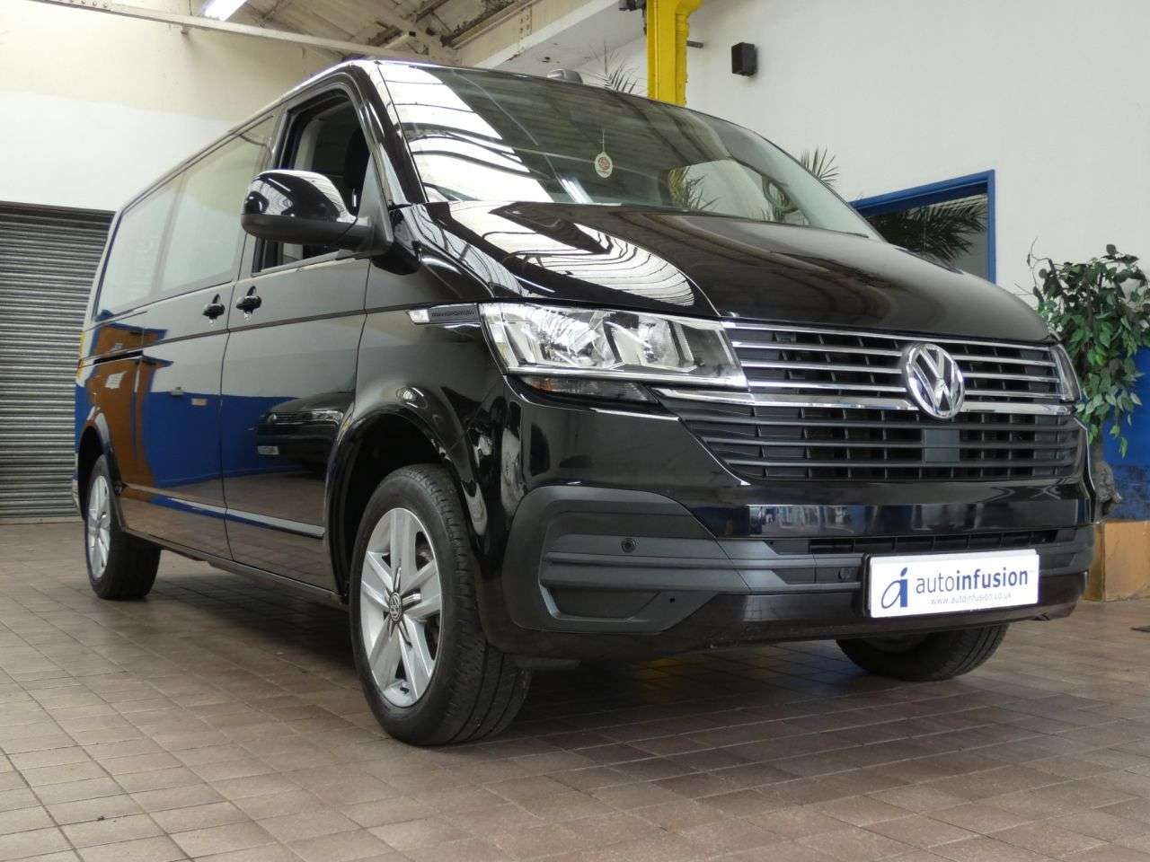 2020 VOLKSWAGEN TRANSPORTER SHUTTLE 2020 VOLKSWAGEN TRANSPORTER SHUTTLE