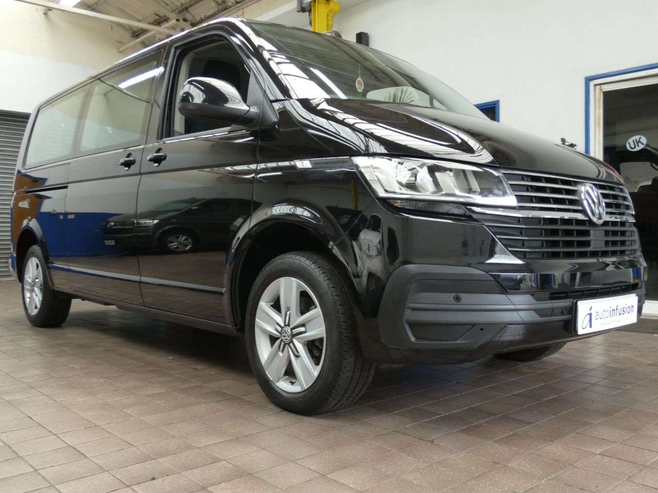 2020 VOLKSWAGEN TRANSPORTER SHUTTLE 2020 VOLKSWAGEN TRANSPORTER SHUTTLE