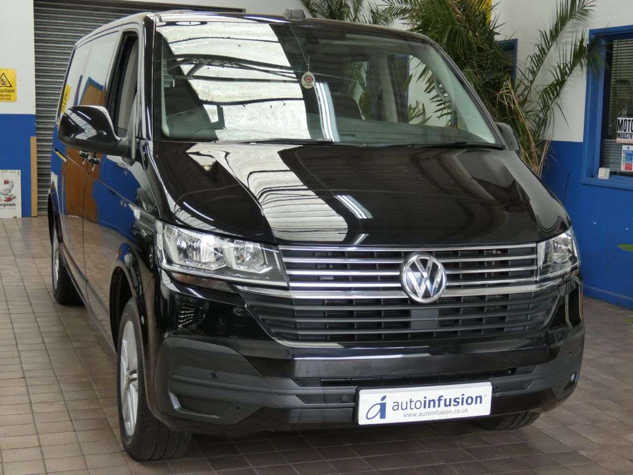 2020 VOLKSWAGEN TRANSPORTER SHUTTLE 2020 VOLKSWAGEN TRANSPORTER SHUTTLE