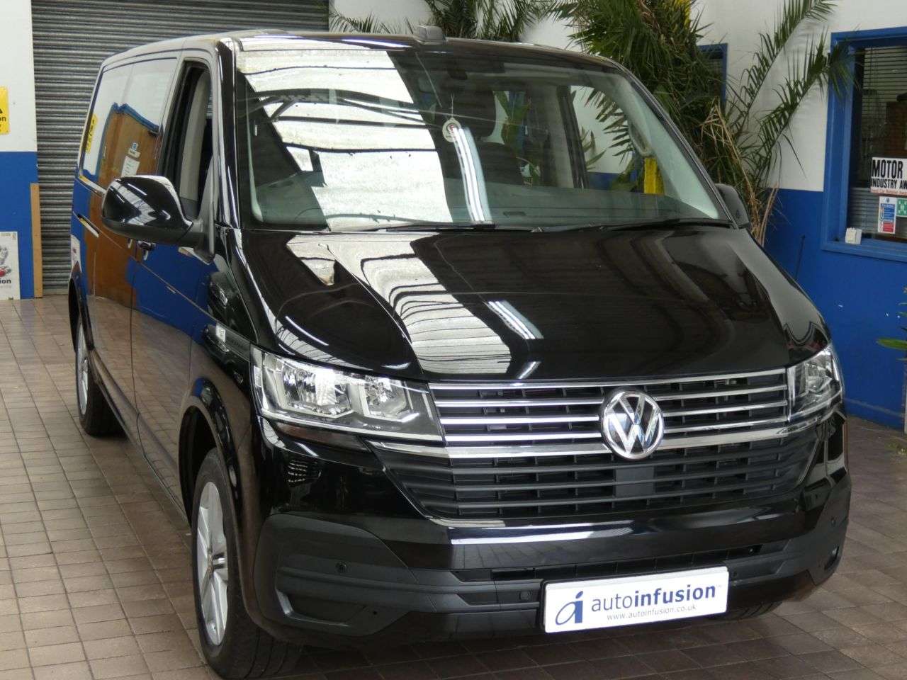 2020 VOLKSWAGEN TRANSPORTER SHUTTLE 2020 VOLKSWAGEN TRANSPORTER SHUTTLE