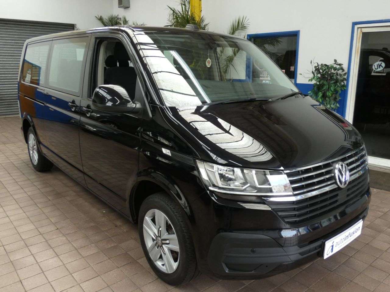 2020 VOLKSWAGEN TRANSPORTER SHUTTLE 2020 VOLKSWAGEN TRANSPORTER SHUTTLE