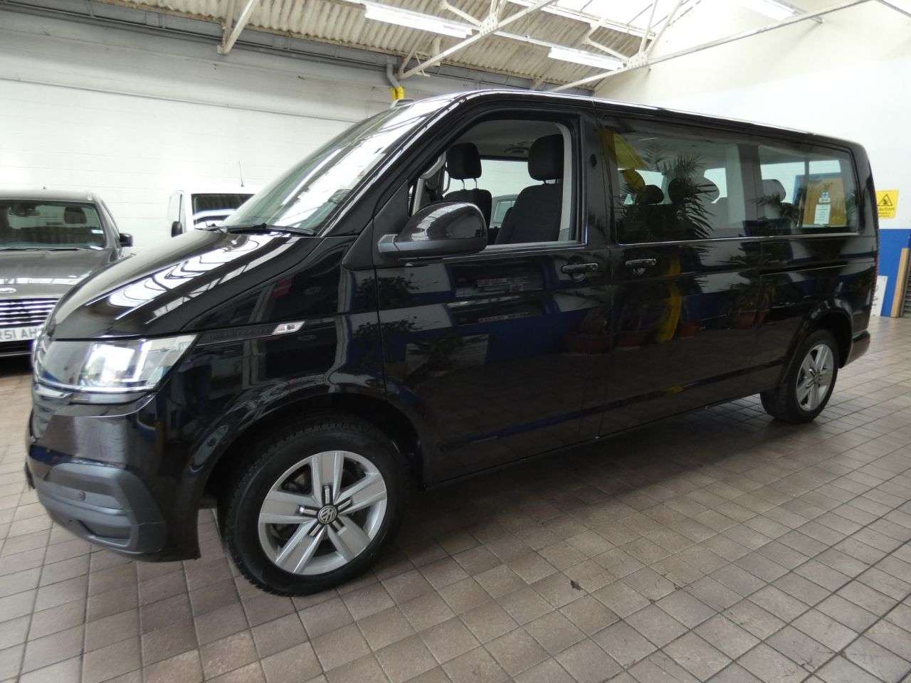 2020 VOLKSWAGEN TRANSPORTER SHUTTLE 2020 VOLKSWAGEN TRANSPORTER SHUTTLE