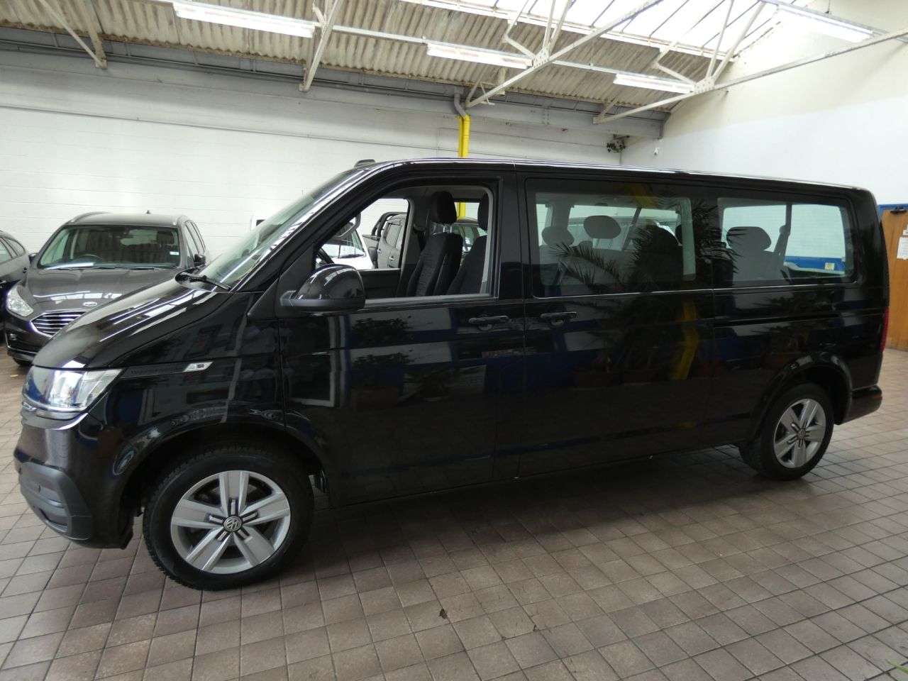 2020 VOLKSWAGEN TRANSPORTER SHUTTLE 2020 VOLKSWAGEN TRANSPORTER SHUTTLE