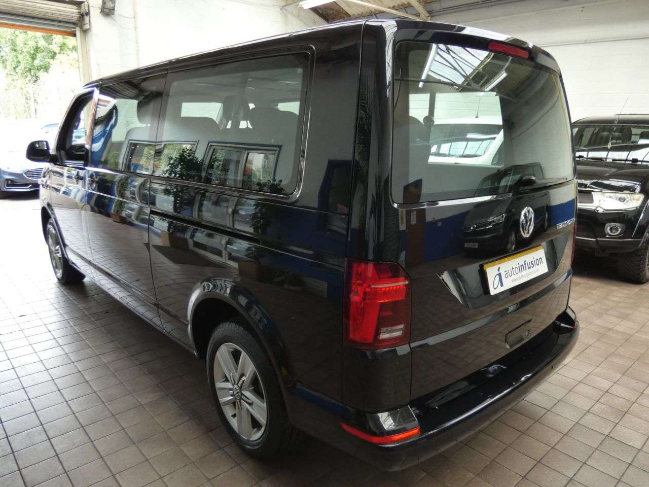 2020 VOLKSWAGEN TRANSPORTER SHUTTLE 2020 VOLKSWAGEN TRANSPORTER SHUTTLE