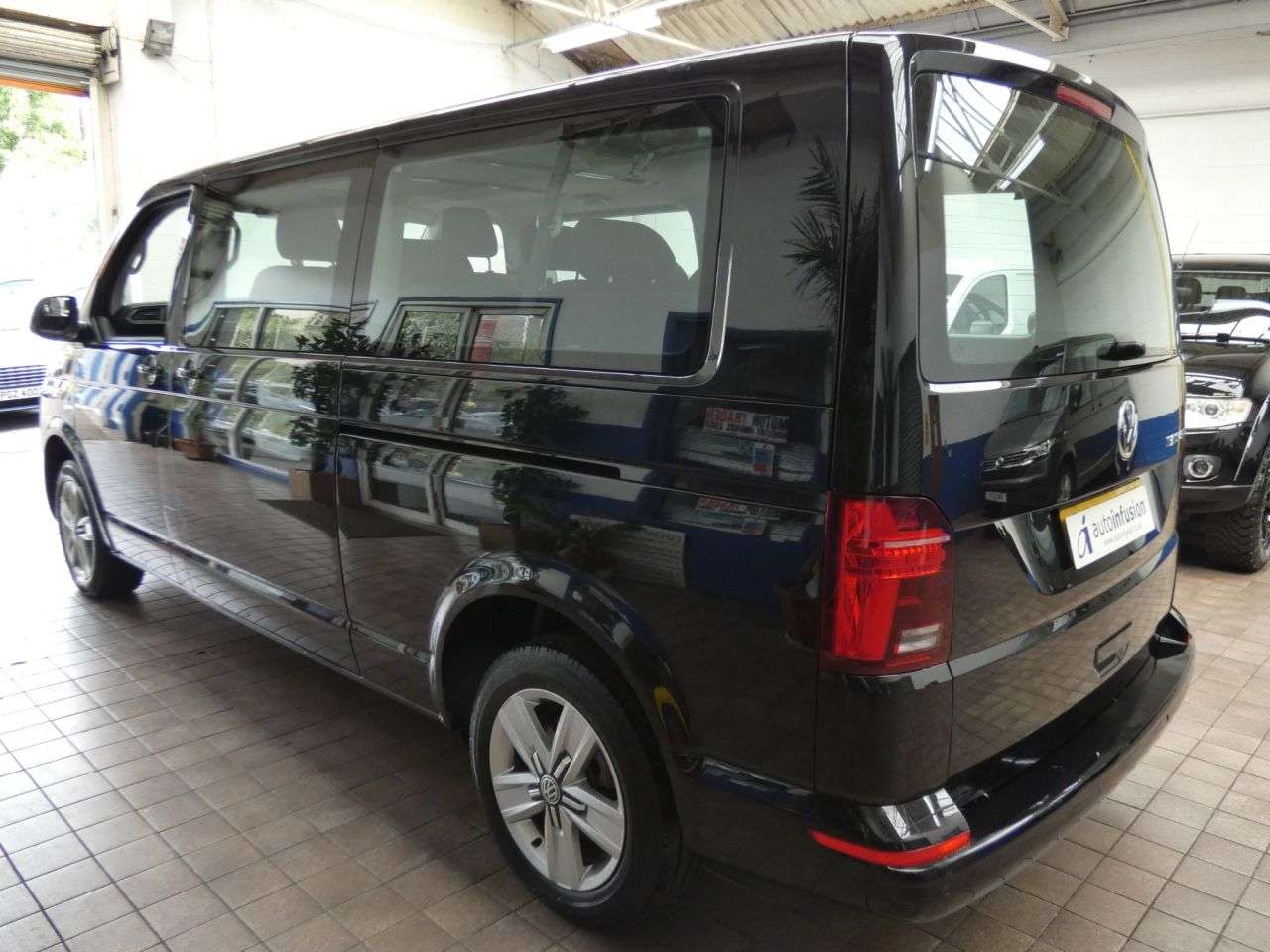 2020 VOLKSWAGEN TRANSPORTER SHUTTLE 2020 VOLKSWAGEN TRANSPORTER SHUTTLE