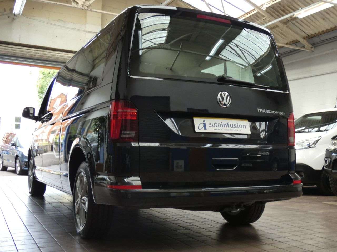2020 VOLKSWAGEN TRANSPORTER SHUTTLE 2020 VOLKSWAGEN TRANSPORTER SHUTTLE
