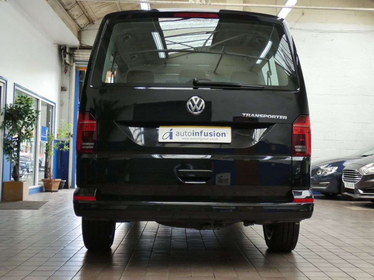 2020 VOLKSWAGEN TRANSPORTER SHUTTLE 2020 VOLKSWAGEN TRANSPORTER SHUTTLE