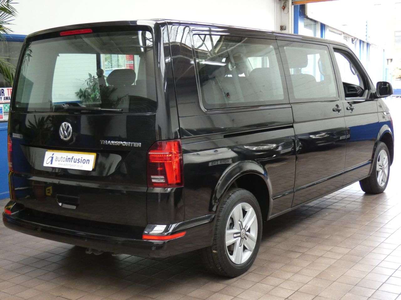 2020 VOLKSWAGEN TRANSPORTER SHUTTLE 2020 VOLKSWAGEN TRANSPORTER SHUTTLE