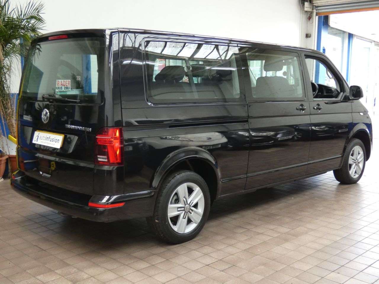 2020 VOLKSWAGEN TRANSPORTER SHUTTLE 2020 VOLKSWAGEN TRANSPORTER SHUTTLE