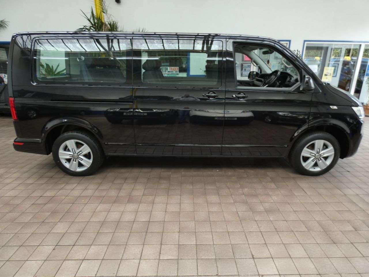 2020 VOLKSWAGEN TRANSPORTER SHUTTLE 2020 VOLKSWAGEN TRANSPORTER SHUTTLE