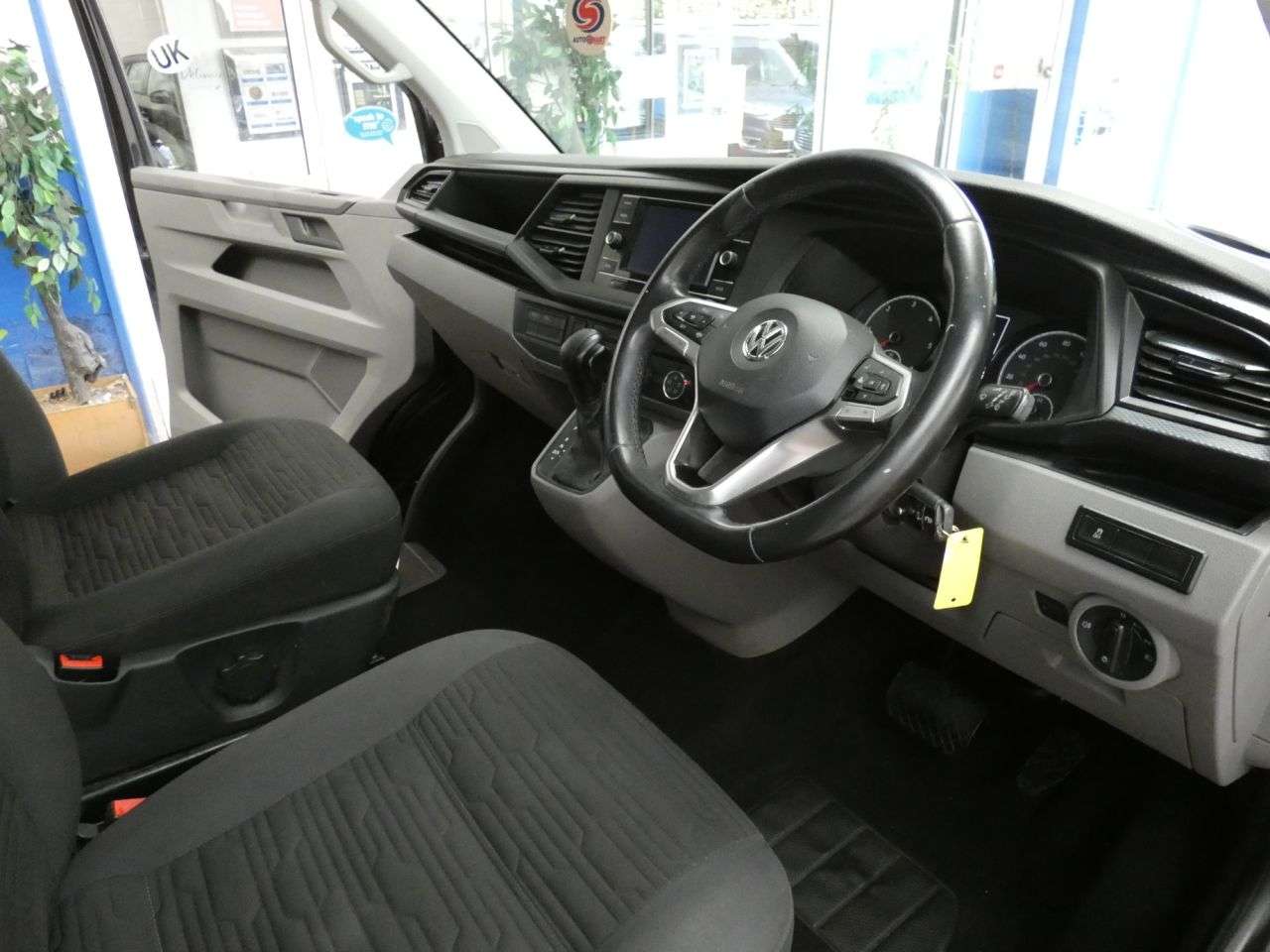 2020 VOLKSWAGEN TRANSPORTER SHUTTLE 2020 VOLKSWAGEN TRANSPORTER SHUTTLE