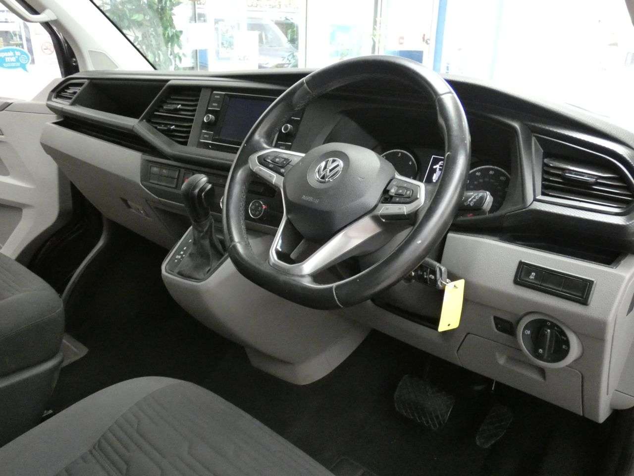 2020 VOLKSWAGEN TRANSPORTER SHUTTLE 2020 VOLKSWAGEN TRANSPORTER SHUTTLE