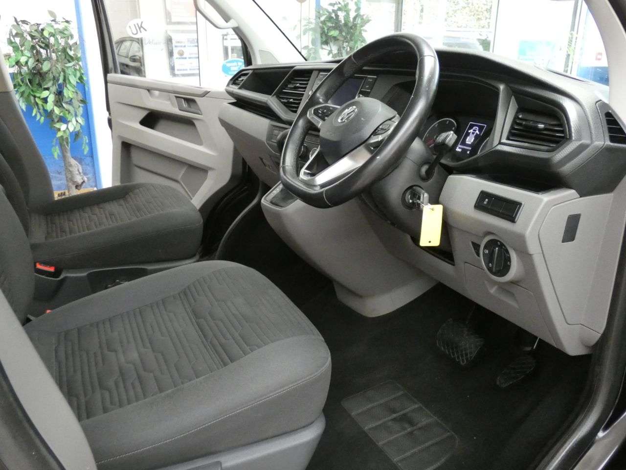 2020 VOLKSWAGEN TRANSPORTER SHUTTLE 2020 VOLKSWAGEN TRANSPORTER SHUTTLE