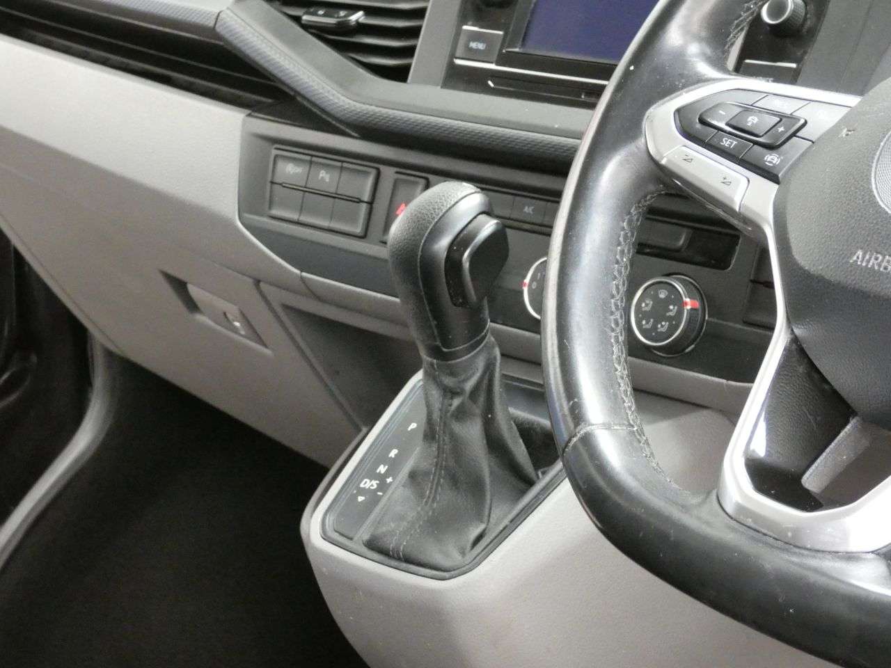 2020 VOLKSWAGEN TRANSPORTER SHUTTLE 2020 VOLKSWAGEN TRANSPORTER SHUTTLE