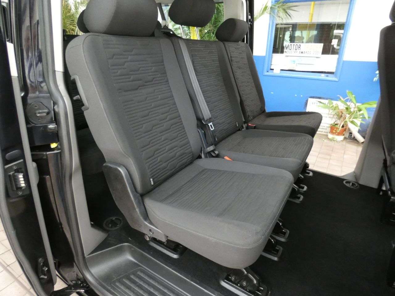 2020 VOLKSWAGEN TRANSPORTER SHUTTLE 2020 VOLKSWAGEN TRANSPORTER SHUTTLE