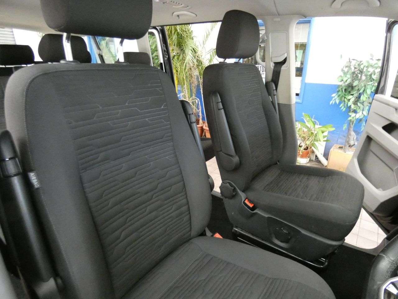 2020 VOLKSWAGEN TRANSPORTER SHUTTLE 2020 VOLKSWAGEN TRANSPORTER SHUTTLE