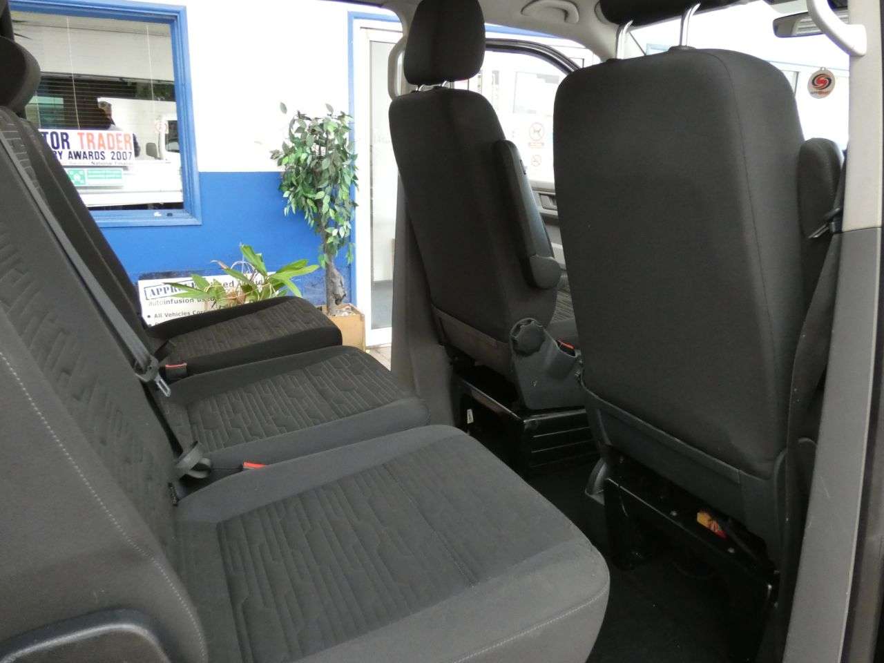 2020 VOLKSWAGEN TRANSPORTER SHUTTLE 2020 VOLKSWAGEN TRANSPORTER SHUTTLE