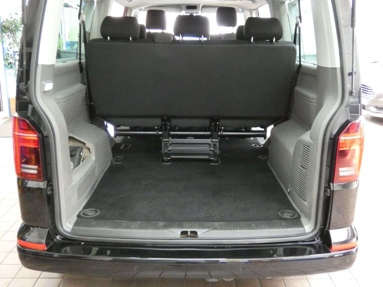 2020 VOLKSWAGEN TRANSPORTER SHUTTLE 2020 VOLKSWAGEN TRANSPORTER SHUTTLE