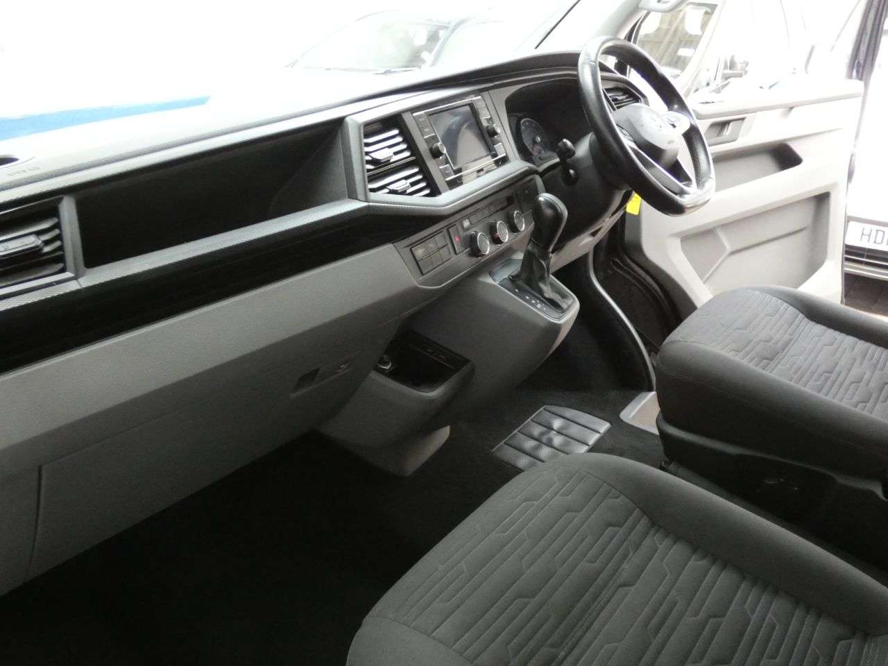 2020 VOLKSWAGEN TRANSPORTER SHUTTLE 2020 VOLKSWAGEN TRANSPORTER SHUTTLE