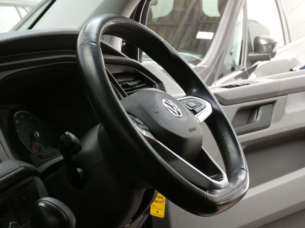 2020 VOLKSWAGEN TRANSPORTER SHUTTLE 2020 VOLKSWAGEN TRANSPORTER SHUTTLE