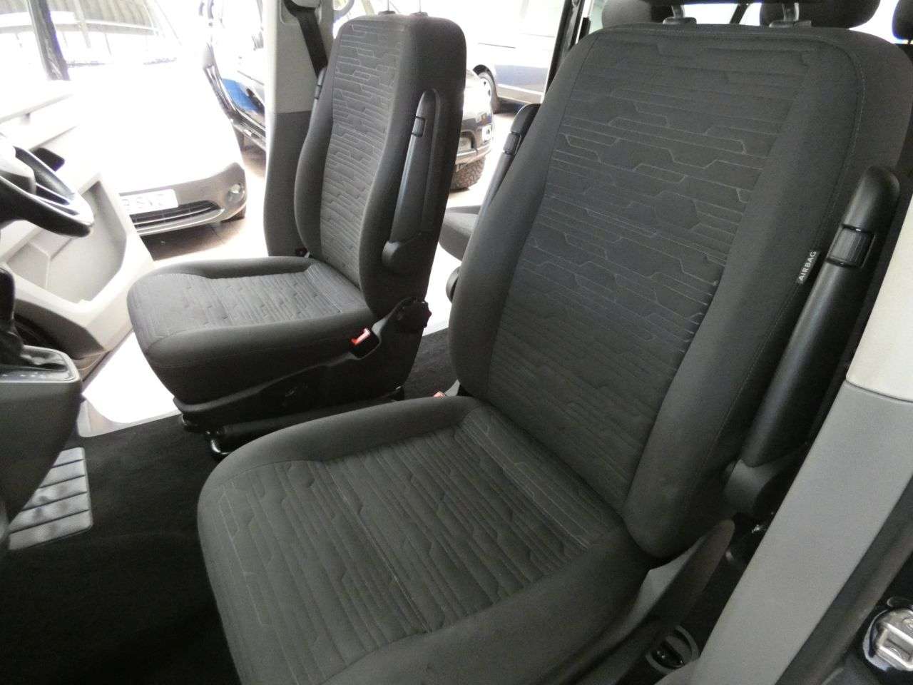 2020 VOLKSWAGEN TRANSPORTER SHUTTLE 2020 VOLKSWAGEN TRANSPORTER SHUTTLE