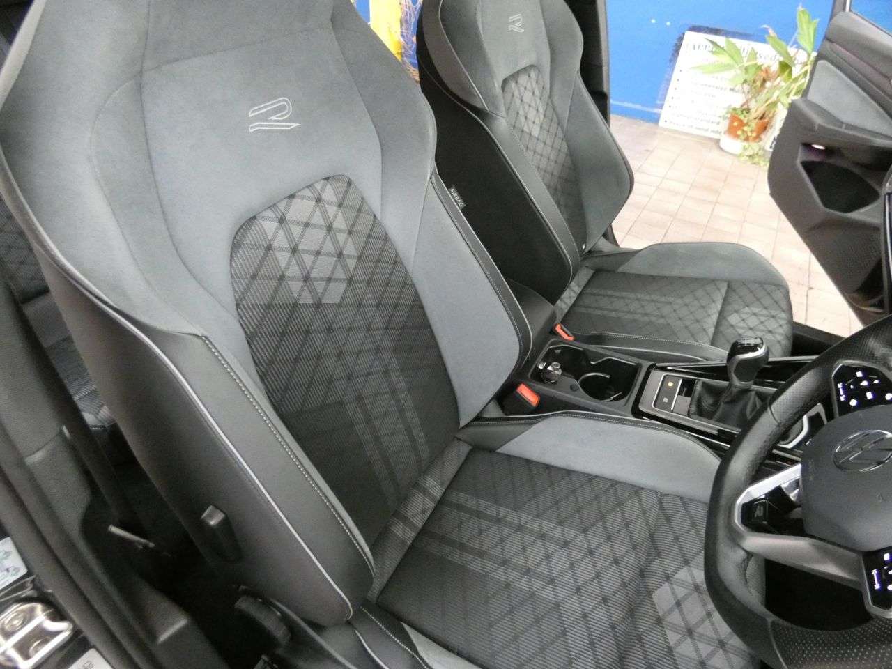 2024 VOLKSWAGEN GOLF 2024 VOLKSWAGEN GOLF