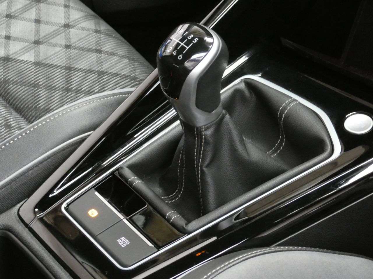 2024 VOLKSWAGEN GOLF 2024 VOLKSWAGEN GOLF