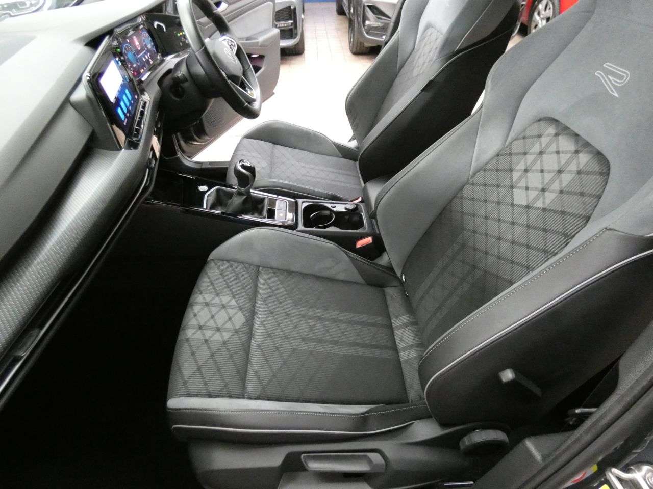 2024 VOLKSWAGEN GOLF 2024 VOLKSWAGEN GOLF