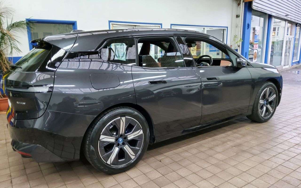 2022 BMW IX 2022 BMW IX