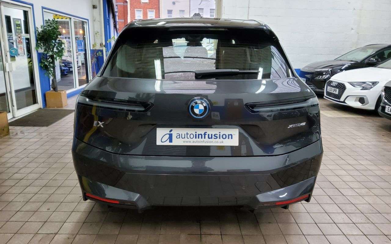 2022 BMW IX 2022 BMW IX