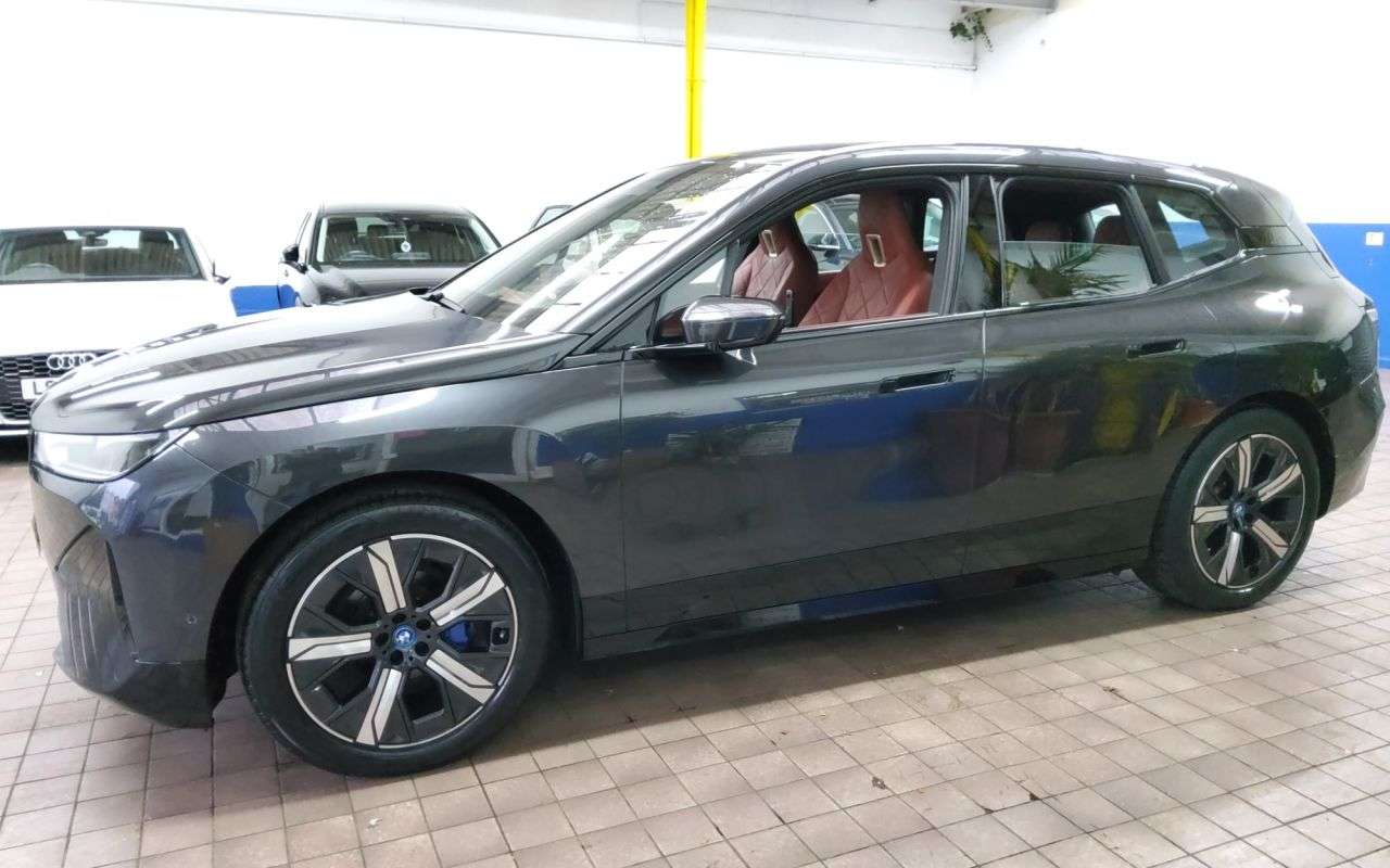 2022 BMW IX 2022 BMW IX