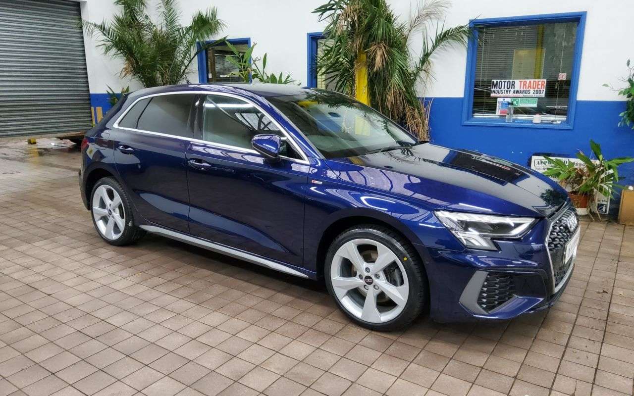 A 2022 AUDI A3 1.4 TFSIe 40 S line Sportback 5dr Petrol Plug-in Hybrid S Tronic Euro 6 (s/ A 2022 AUDI A3 1.4 TFSIe 40 S line Sportback 5dr Petrol Plug-in Hybrid S Tronic Euro 6 (s/