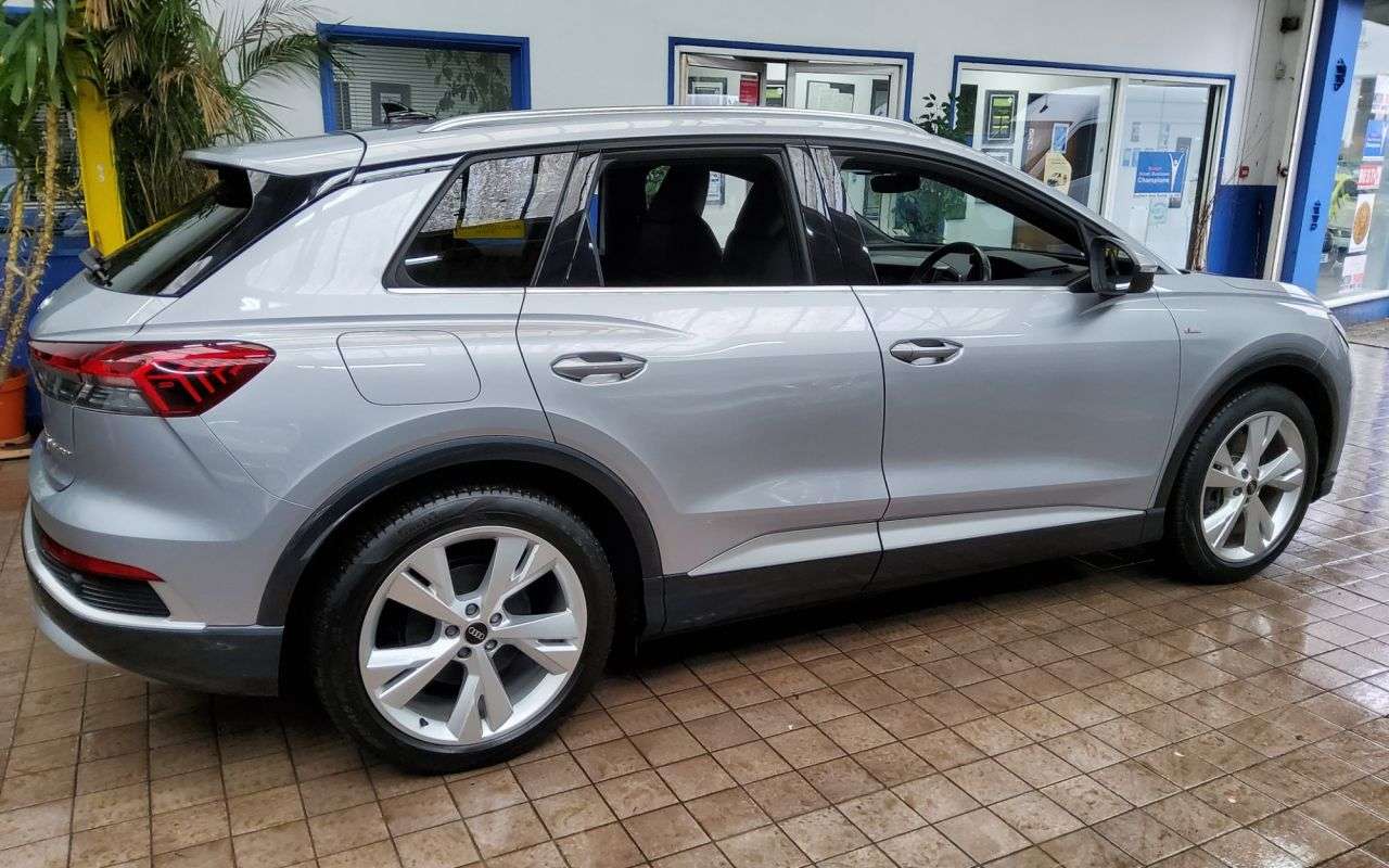 2024 AUDI Q4 E-TRON 2024 AUDI Q4 E-TRON