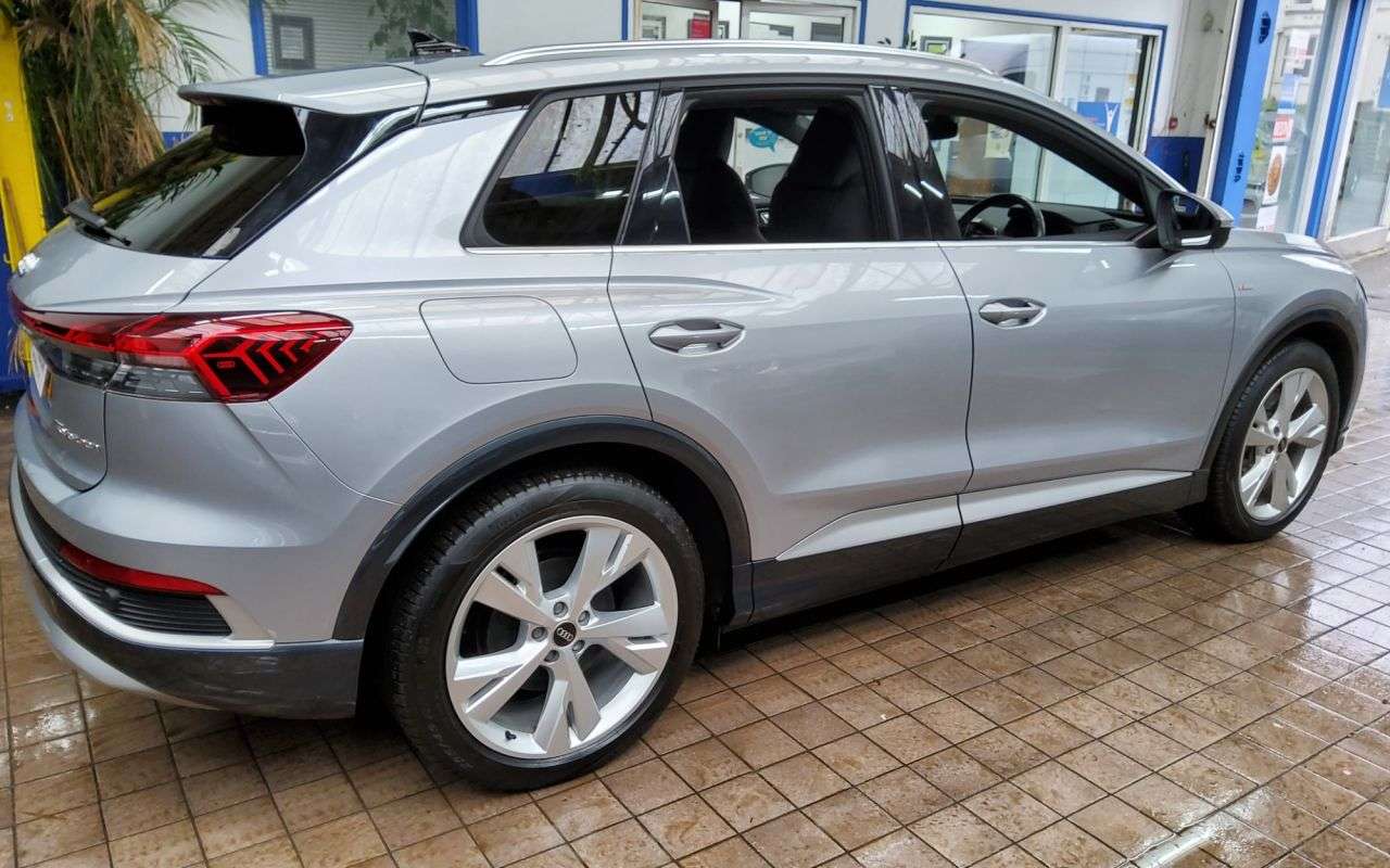 2024 AUDI Q4 E-TRON 2024 AUDI Q4 E-TRON