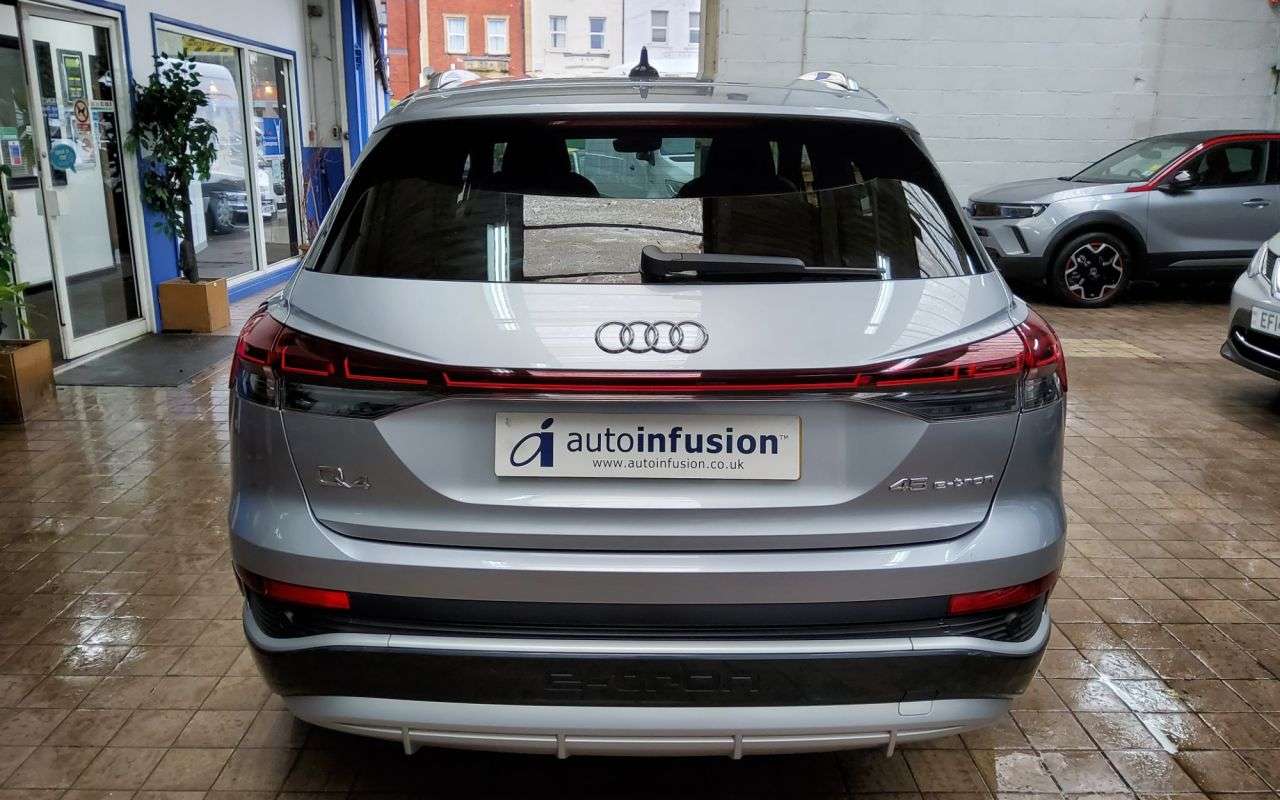 2024 AUDI Q4 E-TRON 2024 AUDI Q4 E-TRON