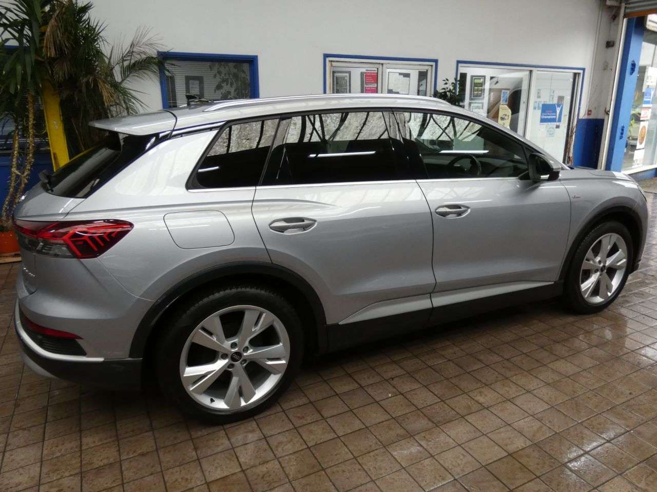 2024 AUDI Q4 E-TRON 2024 AUDI Q4 E-TRON