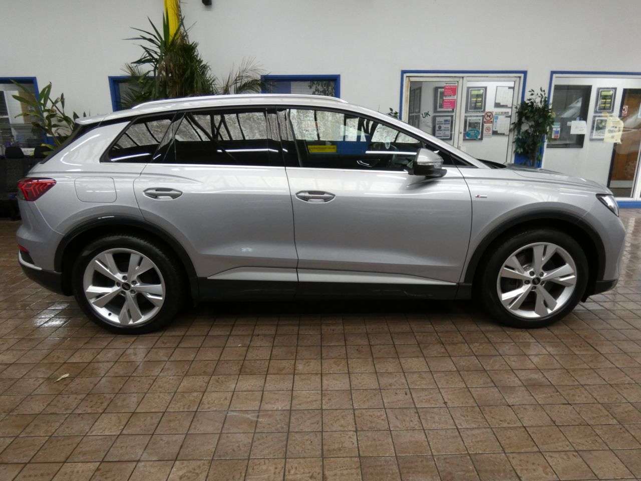 2024 AUDI Q4 E-TRON 2024 AUDI Q4 E-TRON