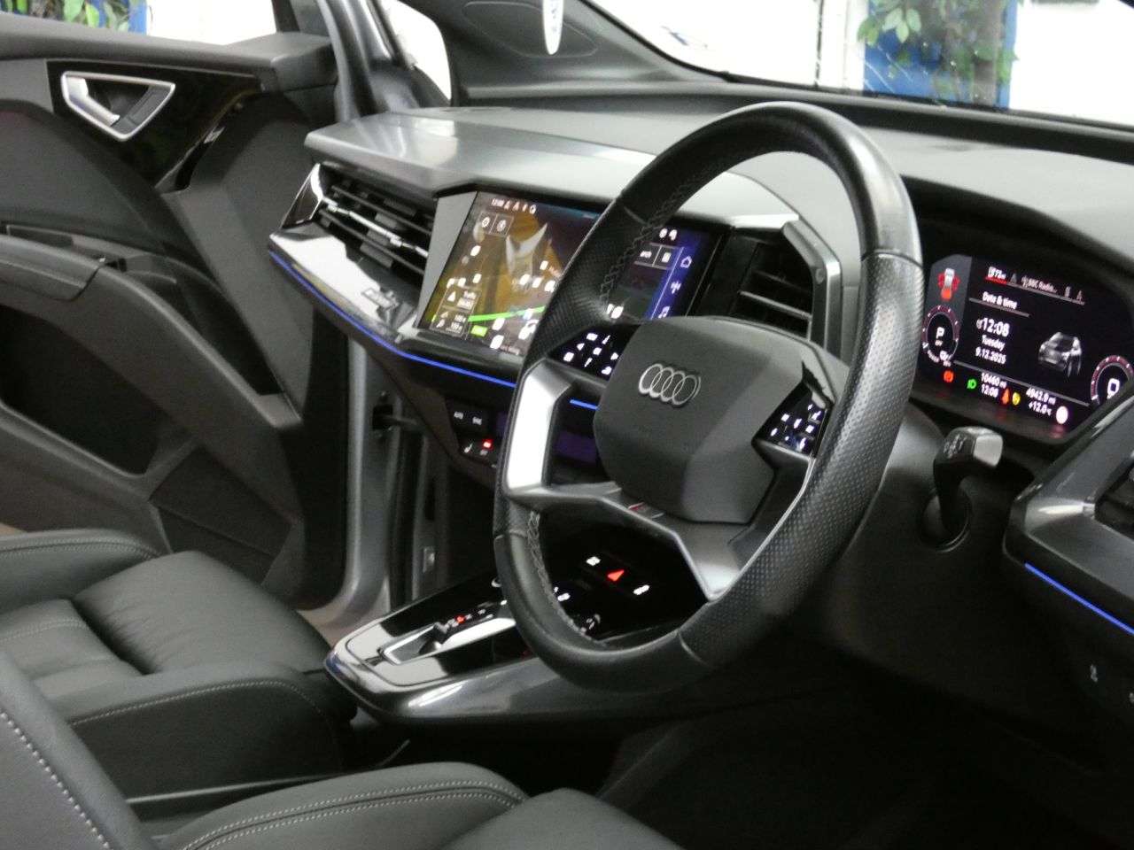 2024 AUDI Q4 E-TRON 2024 AUDI Q4 E-TRON