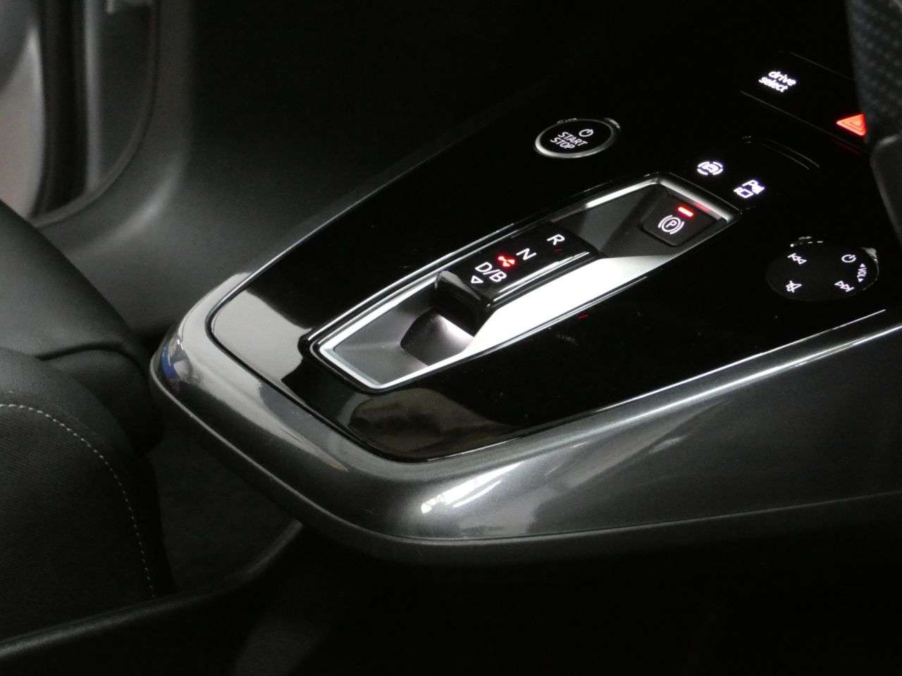 2024 AUDI Q4 E-TRON 2024 AUDI Q4 E-TRON