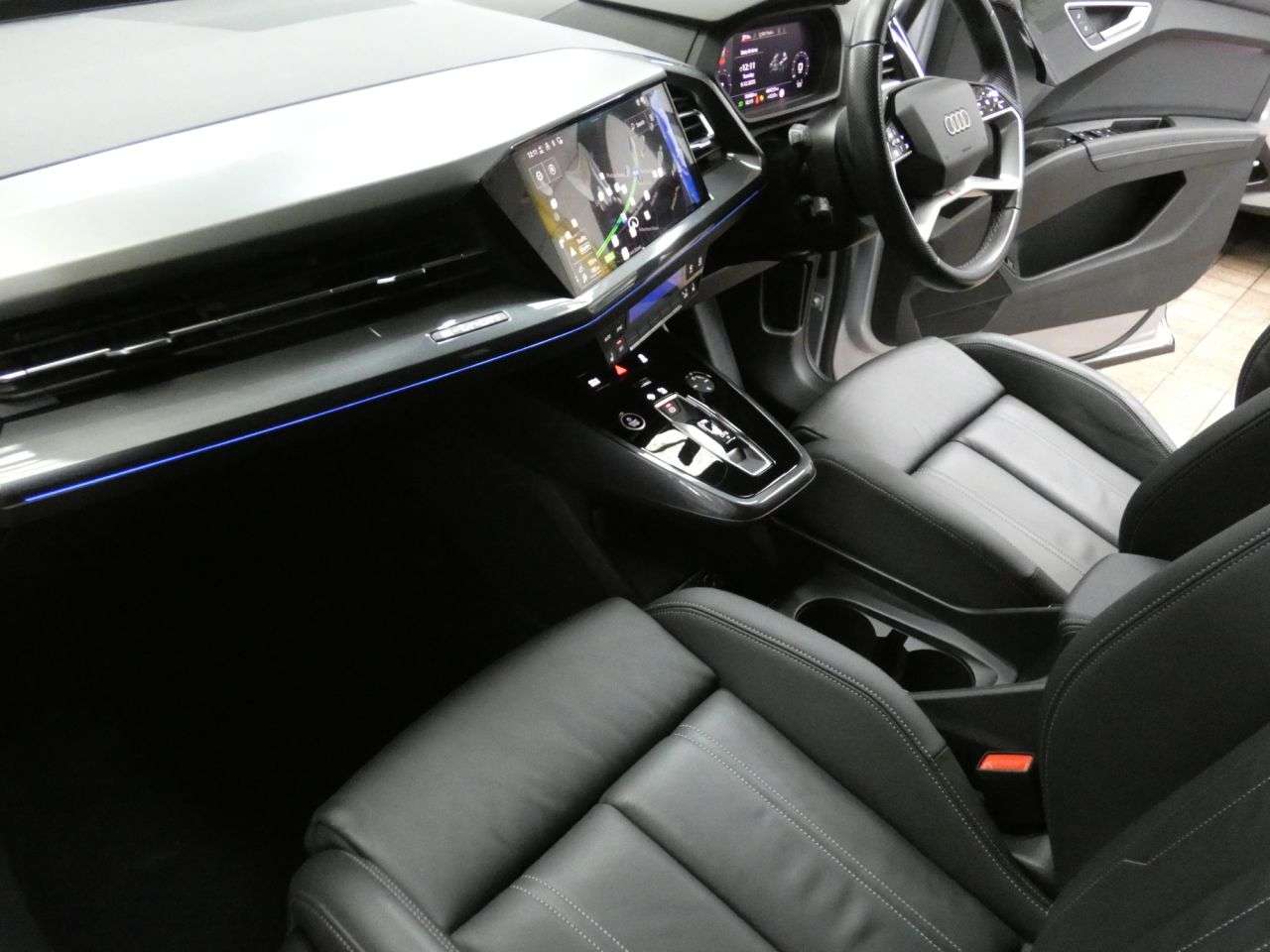 2024 AUDI Q4 E-TRON 2024 AUDI Q4 E-TRON