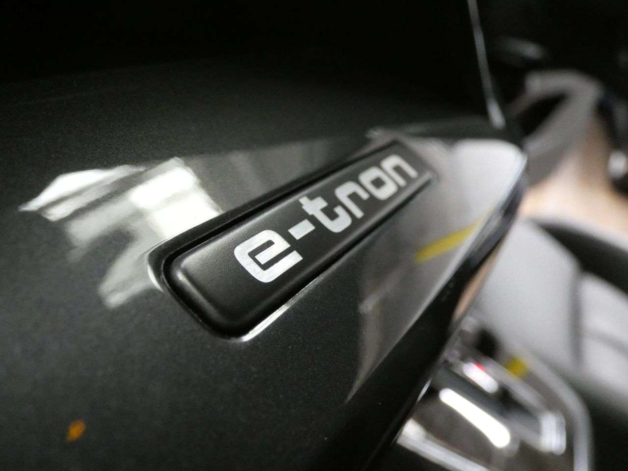 2024 AUDI Q4 E-TRON 2024 AUDI Q4 E-TRON