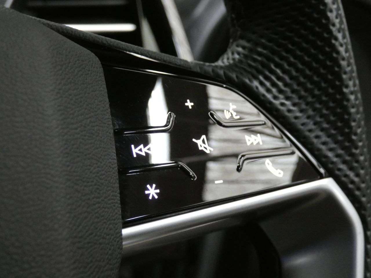 2024 AUDI Q4 E-TRON 2024 AUDI Q4 E-TRON