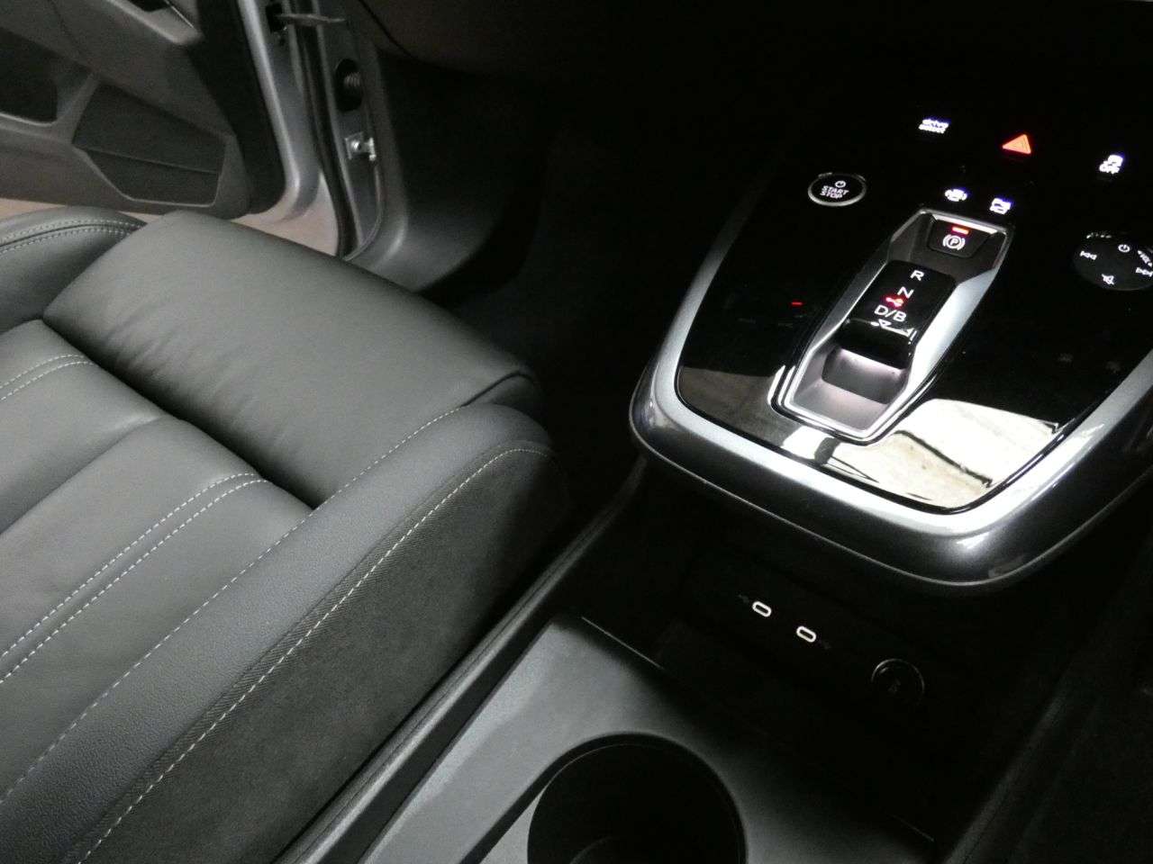 2024 AUDI Q4 E-TRON 2024 AUDI Q4 E-TRON