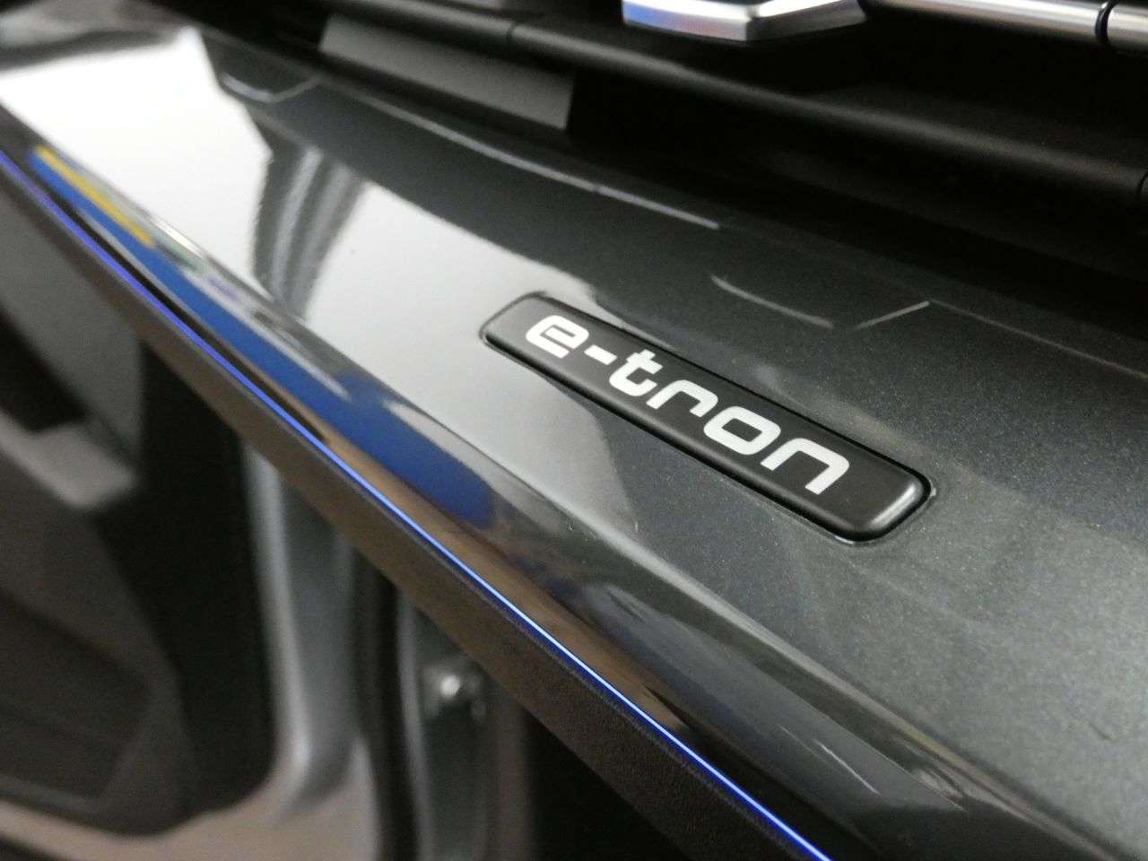 2024 AUDI Q4 E-TRON 2024 AUDI Q4 E-TRON